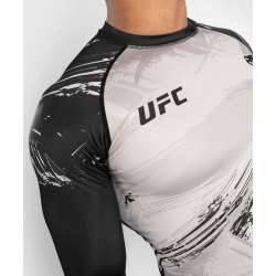 Camiseta compresión Venum UFC (arena/negro)8